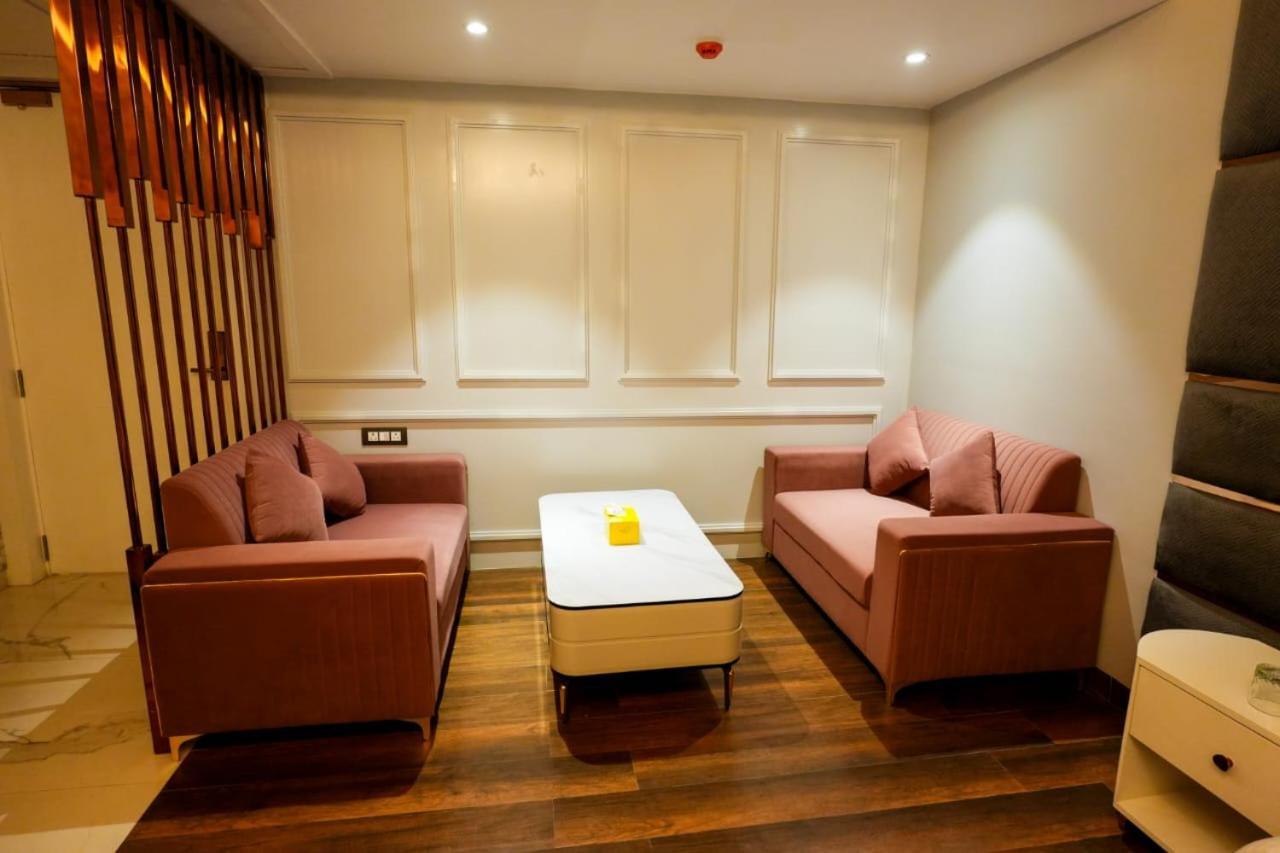 Hotel Adsan Heights Gajraula エクステリア 写真