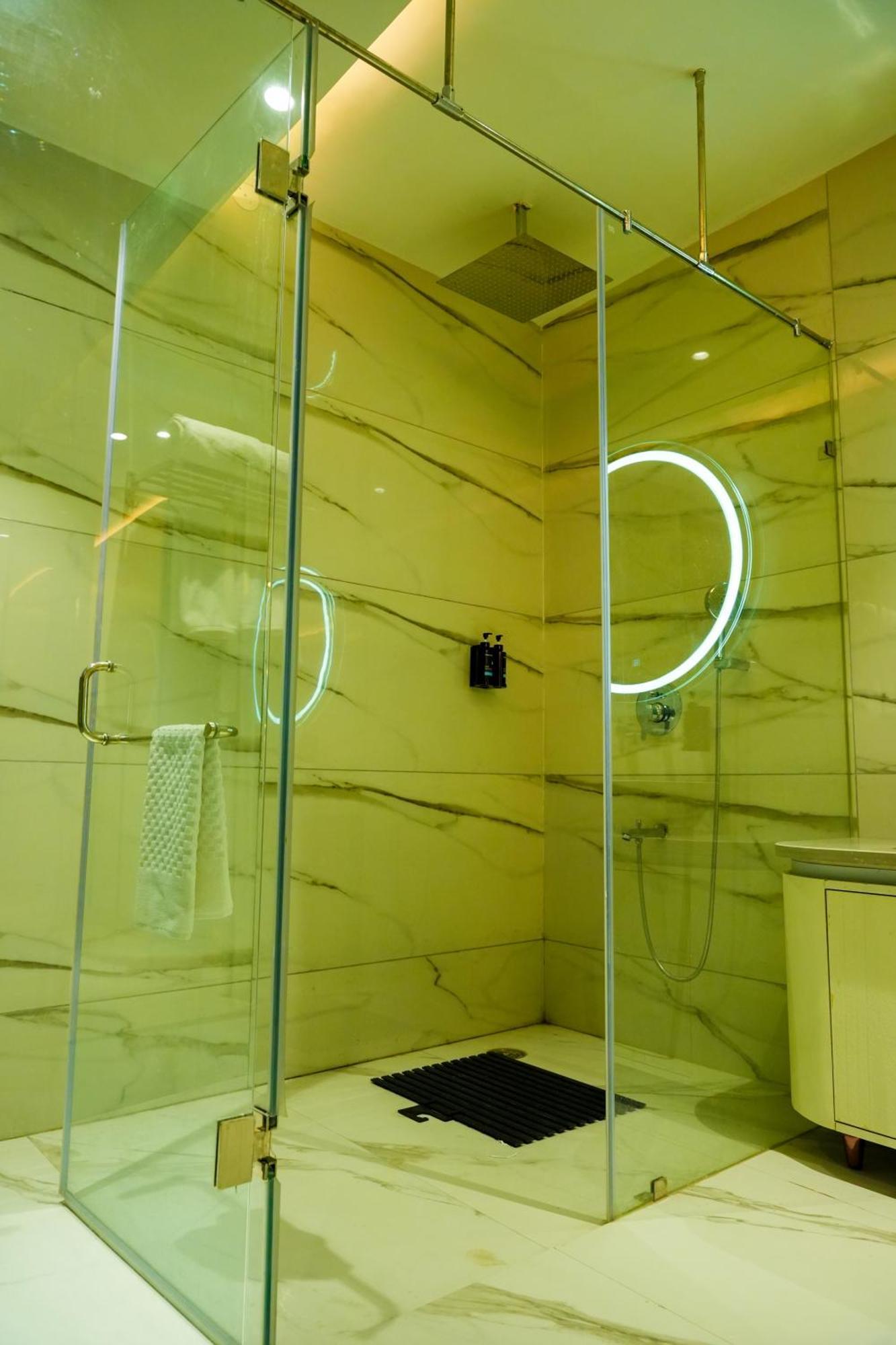 Hotel Adsan Heights Gajraula エクステリア 写真