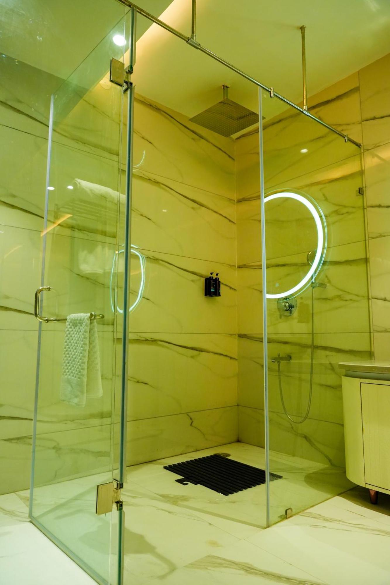 Hotel Adsan Heights Gajraula エクステリア 写真