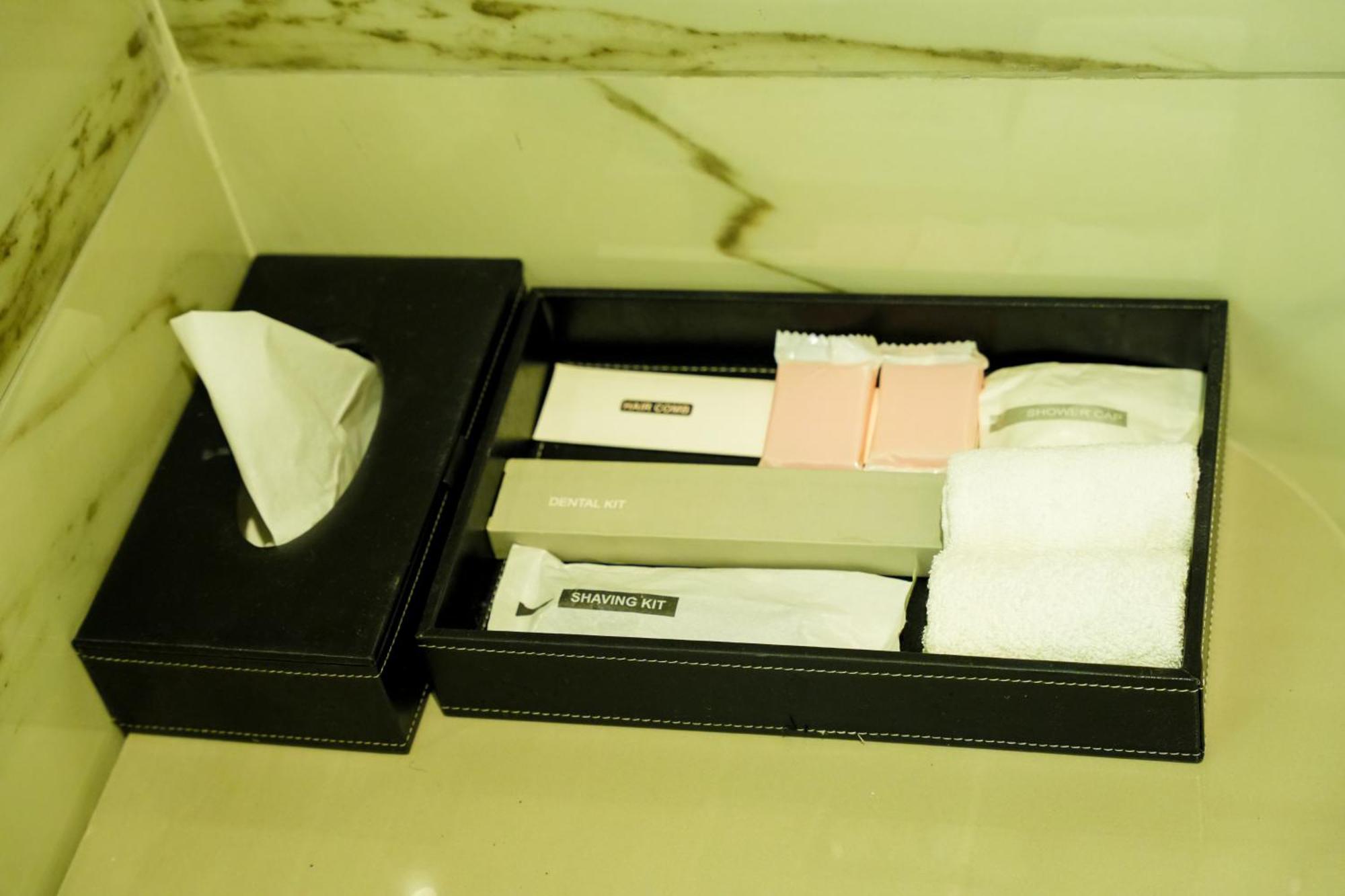 Hotel Adsan Heights Gajraula エクステリア 写真