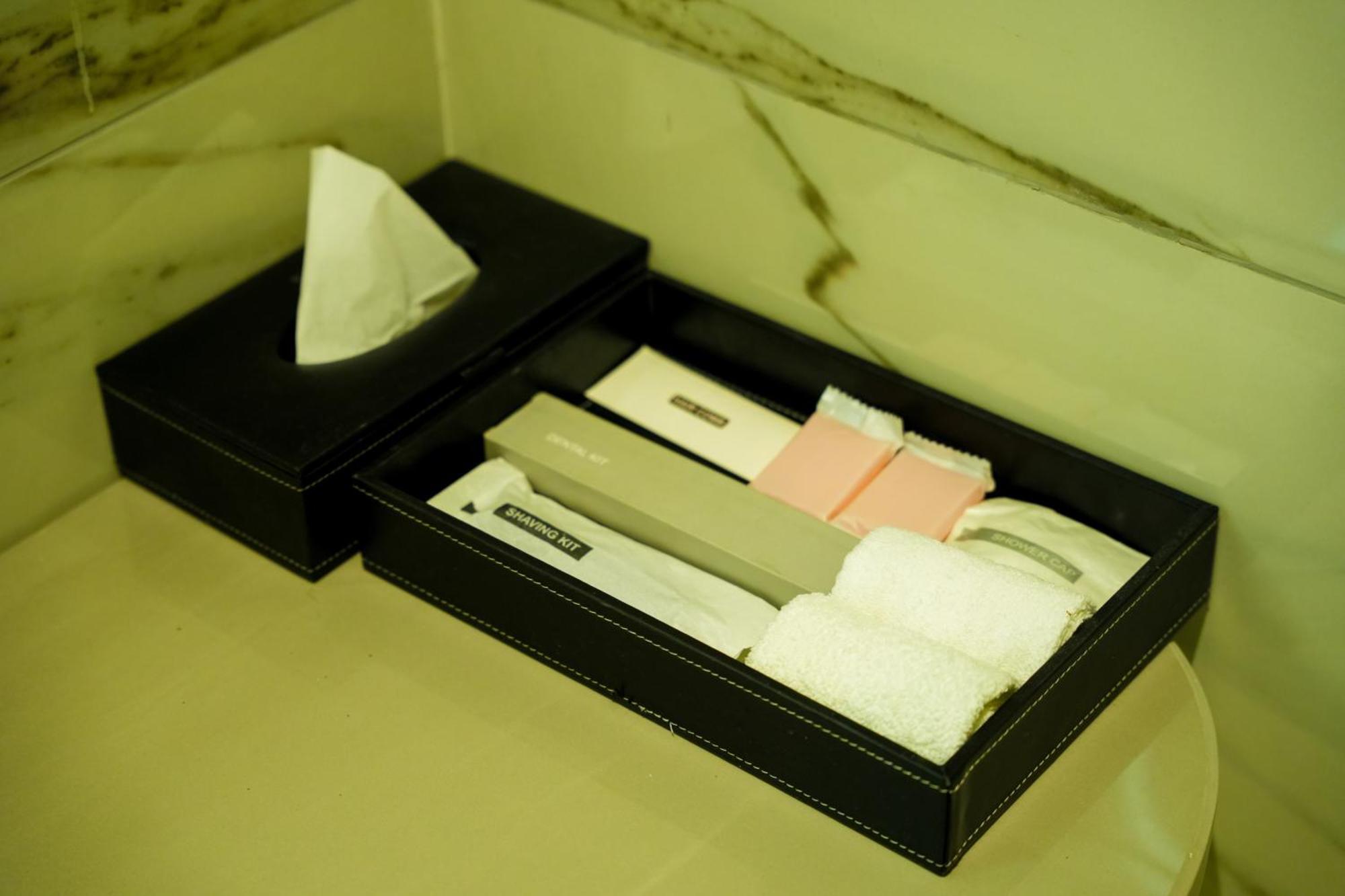 Hotel Adsan Heights Gajraula エクステリア 写真
